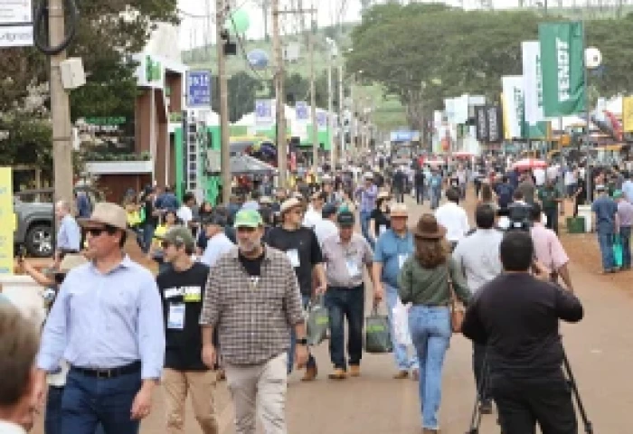 Agrishow 2026: Entre o recuo histórico de 25% e o fôlego da inovação tecnológica